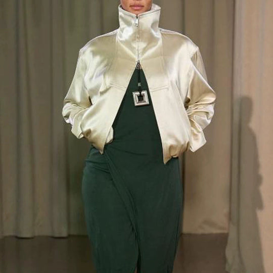 Damen Oversized Satin-Bomberjacke mit hohem Stehkragen, Halbreißverschluss und Gummizugsaum Nord Taschen