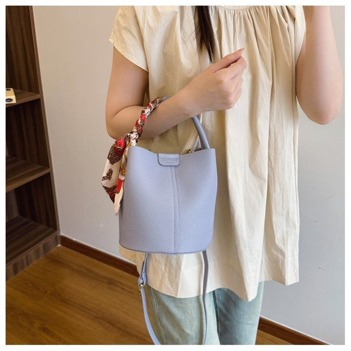 Damen Handtasche mit abnehmbarem Schal Nord Taschen