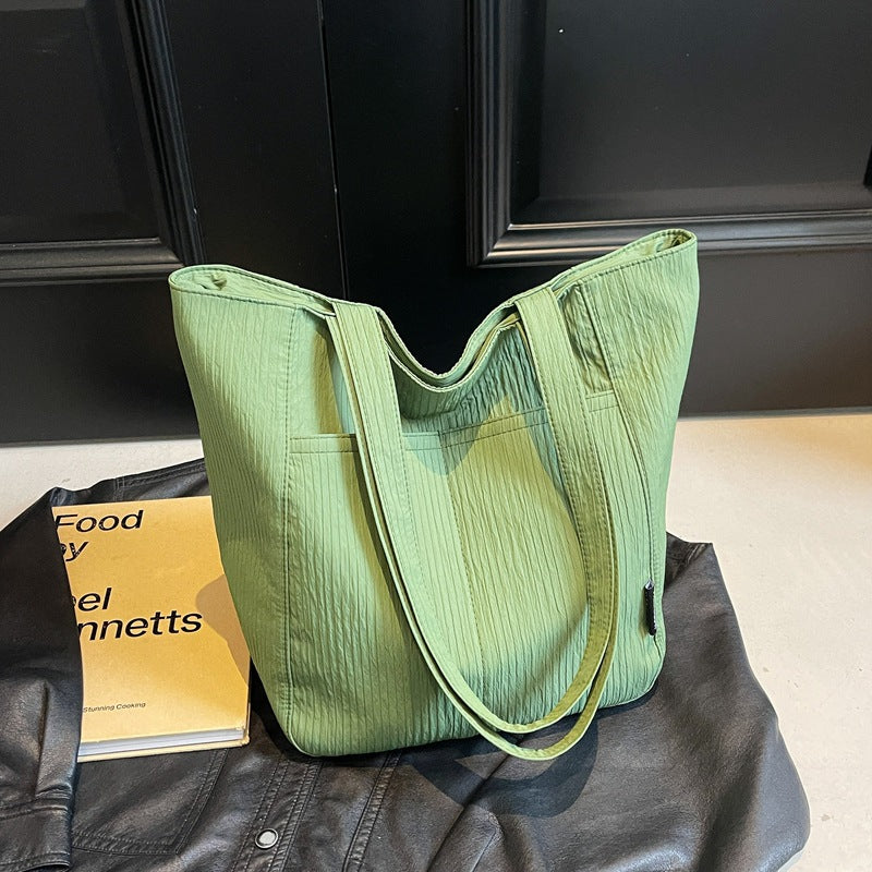 Damen Tragetasche mit strukturiertem Design und vielseitigen Einsatzmöglichkeiten Nord Taschen