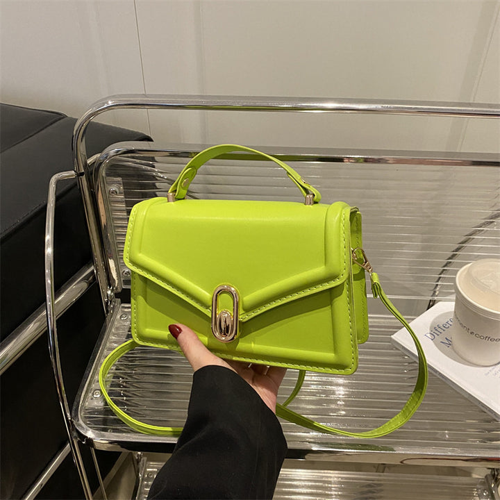 Damen Elegante Handtasche mit goldenen Akzenten Nord Taschen