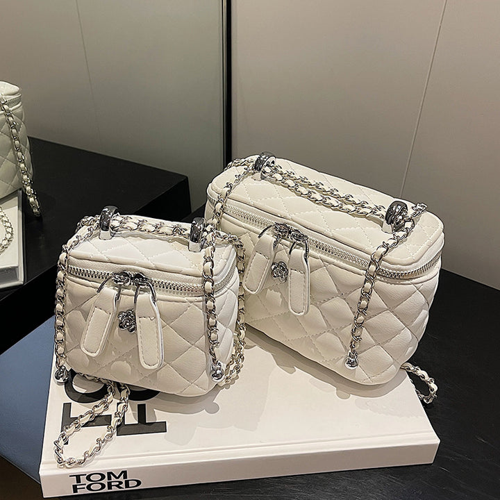 Damen Umhängetasche mit zeitgemäßer Steppung und elegantem Reißverschluss Nord Taschen