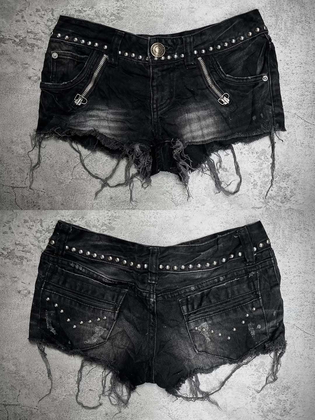 Damen Modische Destroyed Denim-Shorts mit Nieten