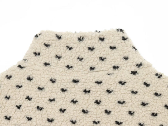 Damen Kurze Teddyjacke mit Stehkragen und Punktmuster Nord Taschen