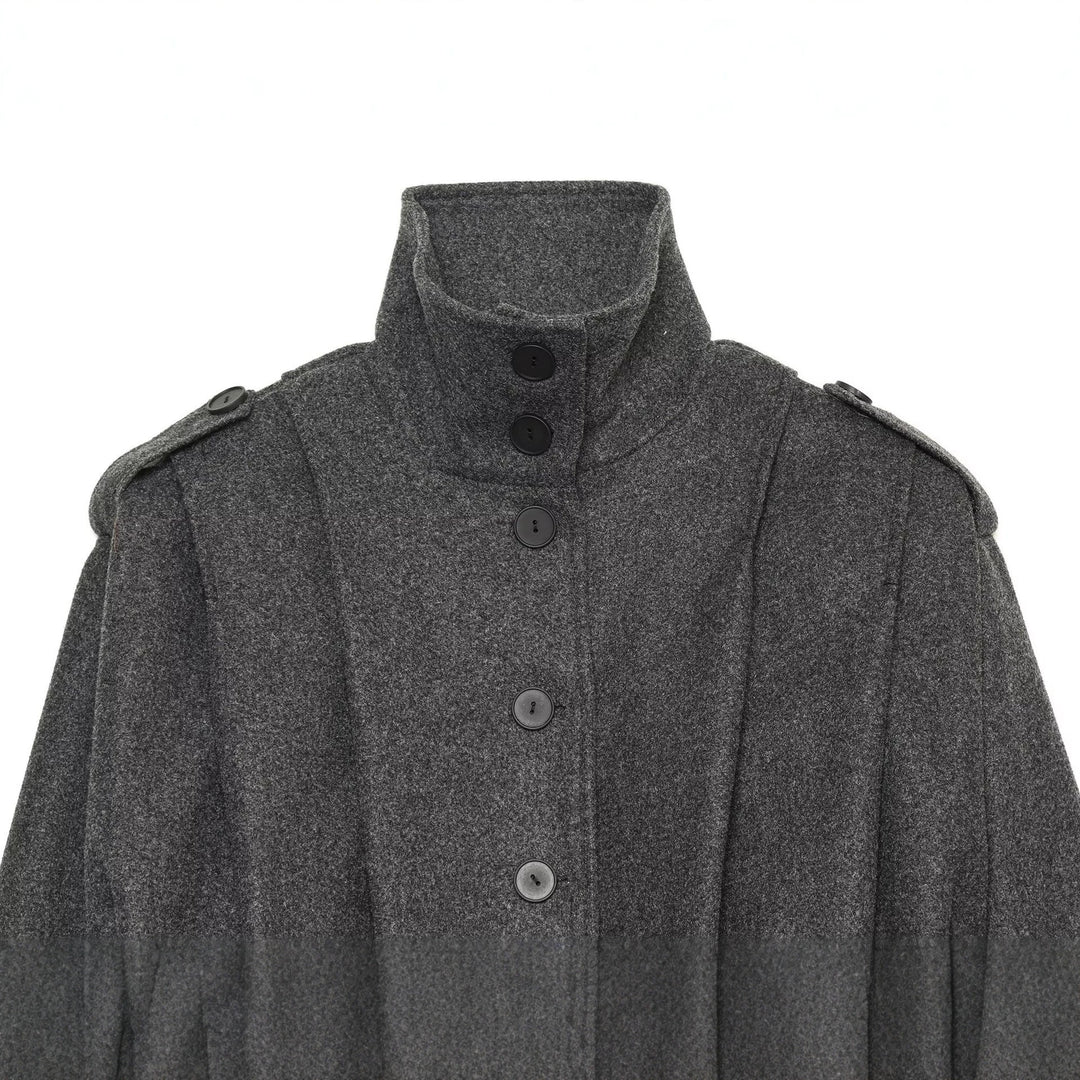 Damen Cropped Cape-Jacke mit hohem Stehkragen, Schulterriegeln und durchgehender Knopfleiste Nord Taschen