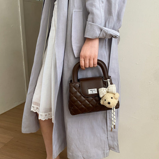 Damen Verspieltes Handtaschen-Set mit niedlichem Teddy-Anhänger Nord Taschen