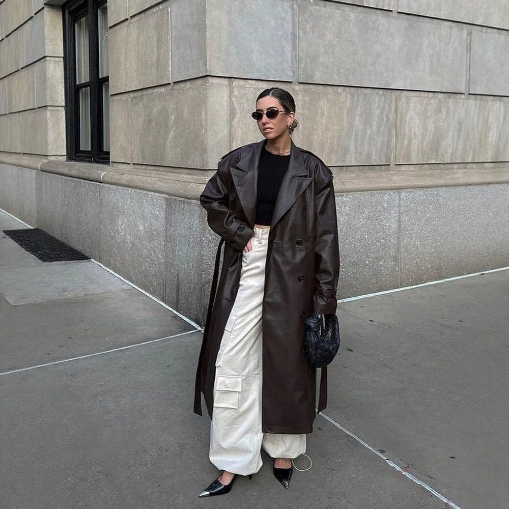 Damen Maxilanger Oversize Kunstleder-Trenchcoat mit weitem Revers und Taillengürtel Nord Taschen
