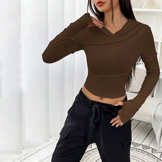 Damen geripptes Cropped-Longsleeve mit Kapuzenkragen, asymmetrischen Nähten und Trompetenärmeln Nord Taschen