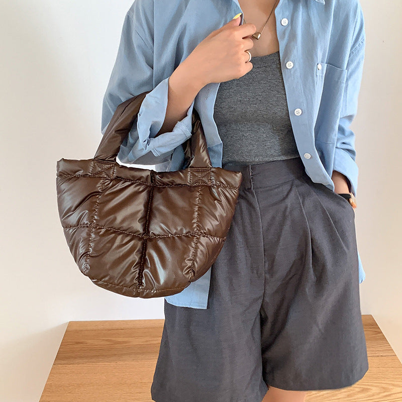 Damen elegante Tragetasche mit modischem Steppmuster Nord Taschen