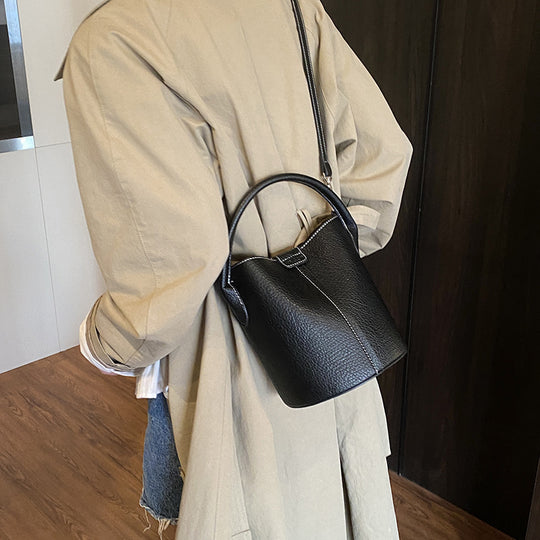 Damen Hobo-Tasche aus hochwertigem Leder mit praktischem Innenteil Nord Taschen