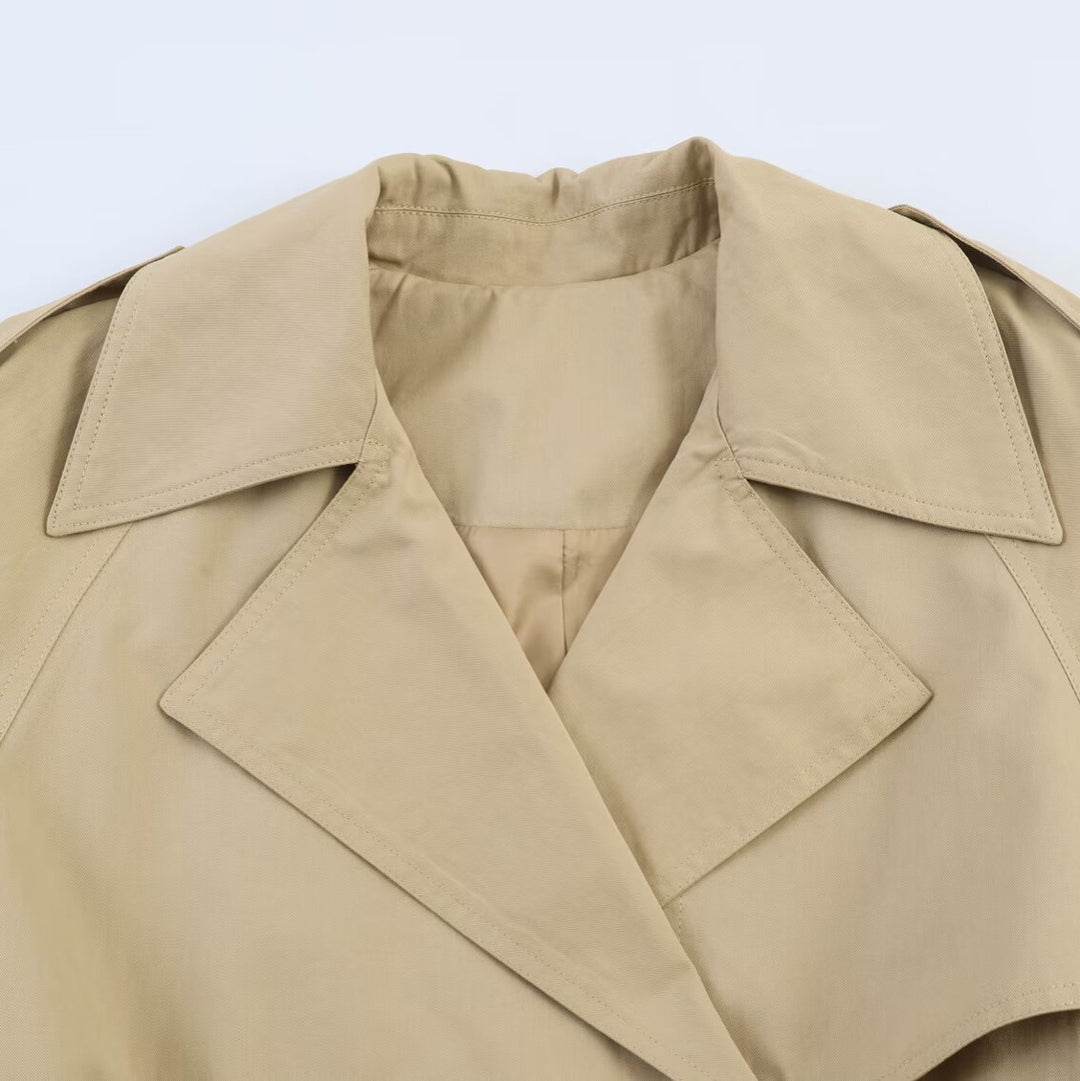Damen Kurzcape-Trench mit doppelter Knopfreihe, weitem Cape-Ärmel und Taillenbindegürtel Nord Taschen