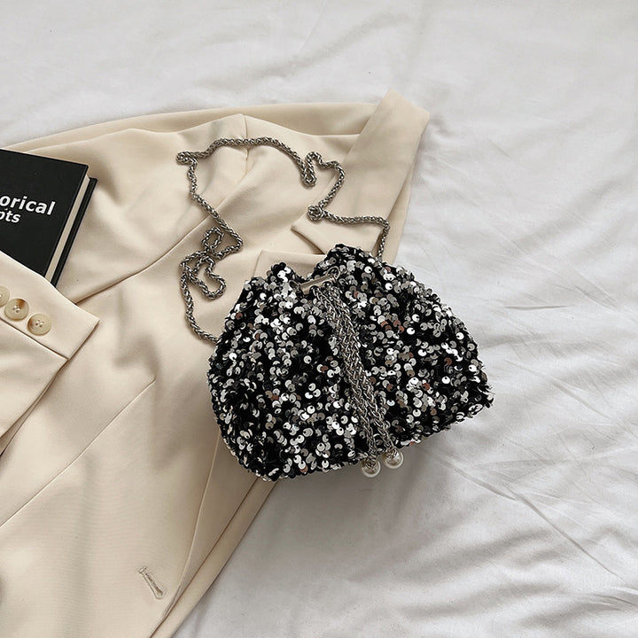 Damen Glamouröse Clutch mit Kettenverzierung Nord Taschen