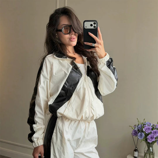 Damen Sportives Nylon-Set mit Boxy-Zipjacke und High‑Waist Jogger Nord Taschen