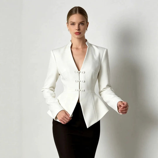 Damen Taillierter Peplum-Blazer mit Mandarinkragen und dekorativen Knotenverschlüssen Nord Taschen