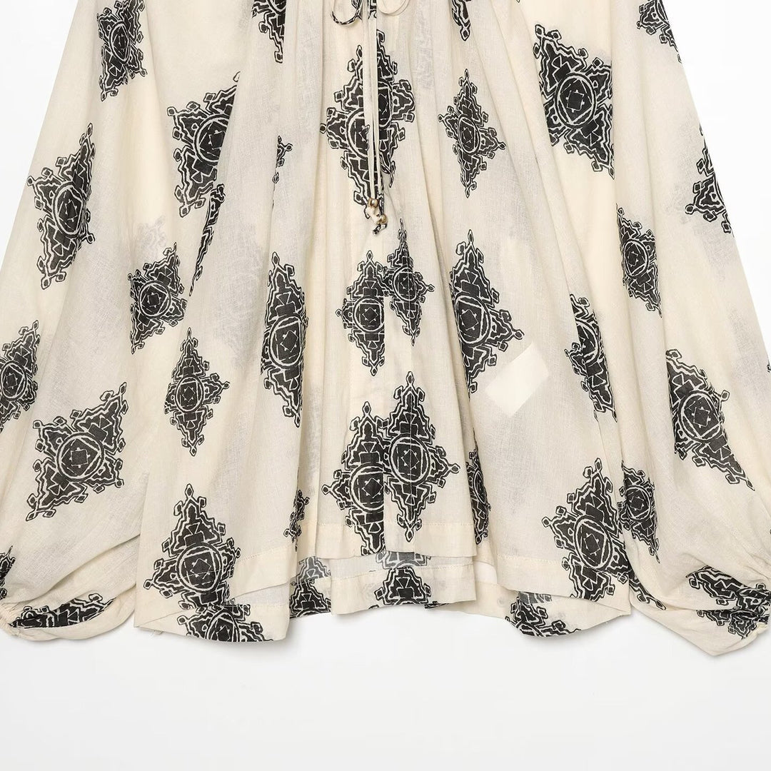 Damen Leichte Chiffon-Tunika mit Rüschenkragen, Bindeband und Ballonärmeln Nord Taschen