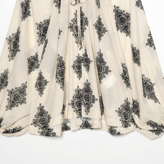Damen Leichte Chiffon-Tunika mit Rüschenkragen, Bindeband und Ballonärmeln Nord Taschen