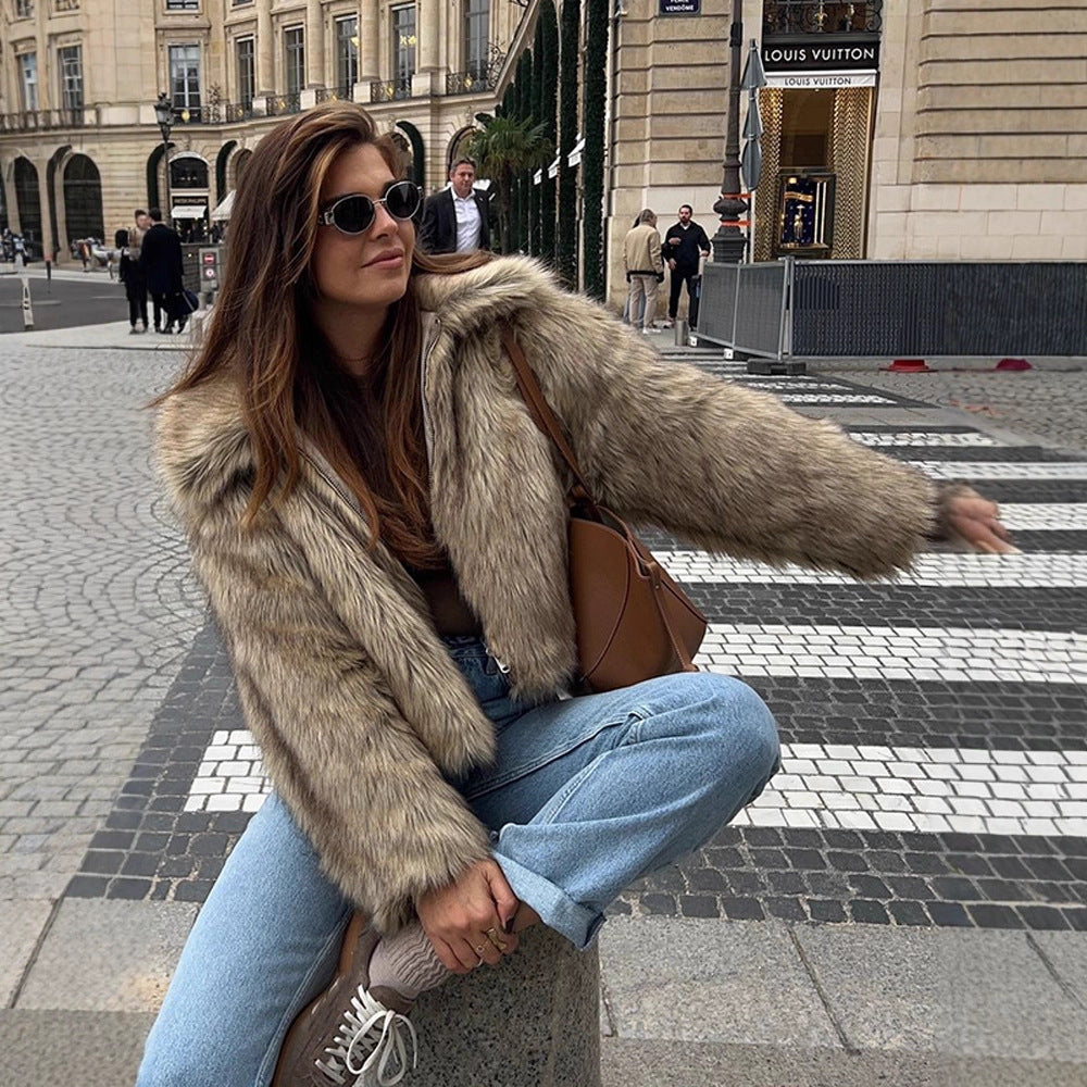 Damen Kurz geschnittener Faux‑Fur Boxy‑Mantel mit Kapuze und Reißverschluss Nord Taschen