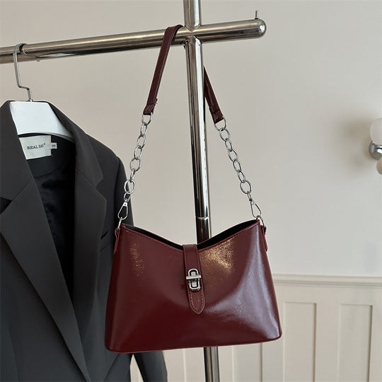 Damen elegante Handtasche mit stilvollem Kettenriemen Nord Taschen