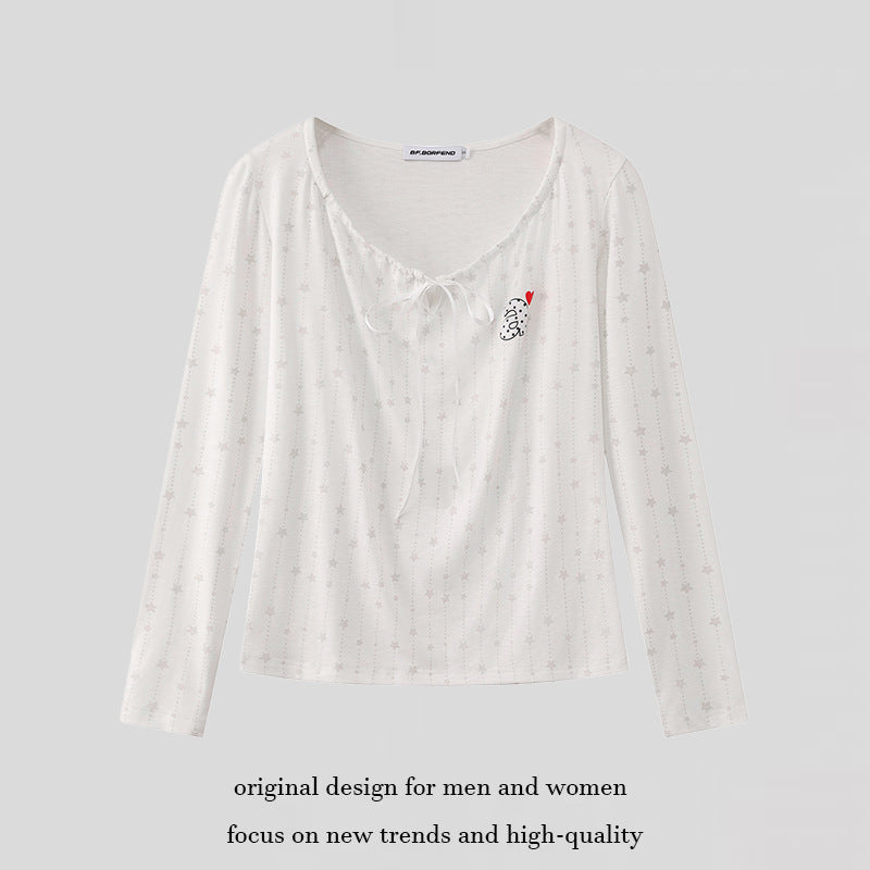 Damen Langarmshirt mit Schnürung am Ausschnitt, feinem Sternen-Jacquard und Herz-Emblem Nord Taschen