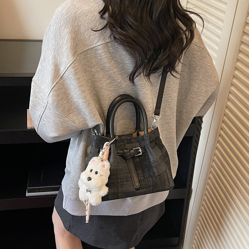 Damen Mini-Handtasche mit modernen Akzenten und praktischem Innenorganizer Nord Taschen