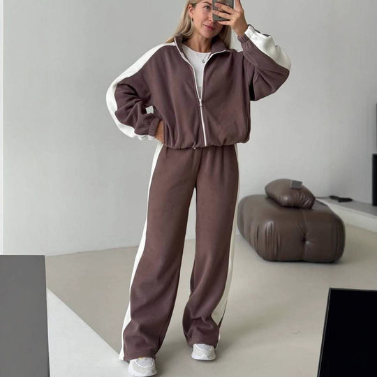 Damen sportlich-elegantes Fleece-Trainingsset mit kurzem Stehkragen-Zip, elastischem Bund und seitlichen Kontrastbahnen Nord Taschen