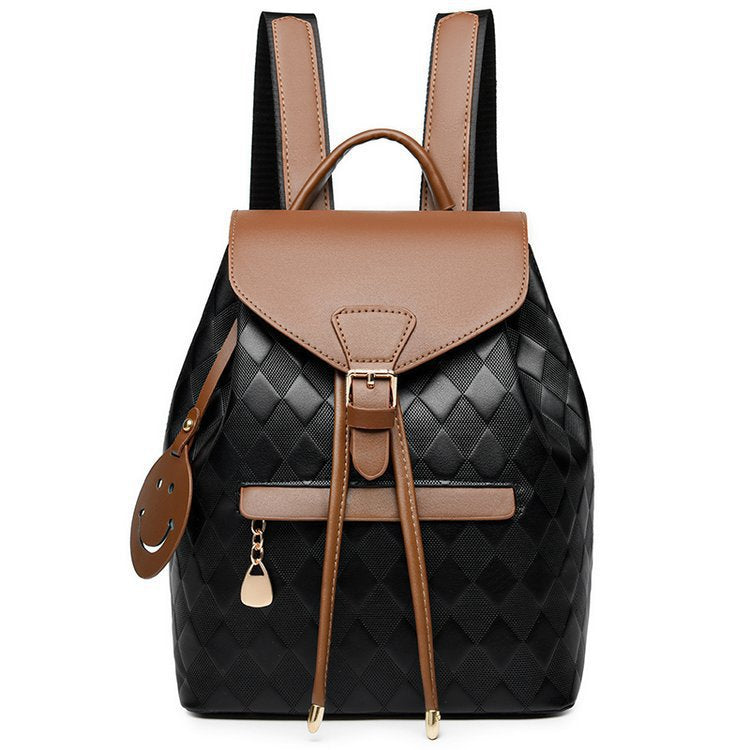 Damen modischer Rucksack mit geflochtenem Design und charmantem Anhänger Nord Taschen