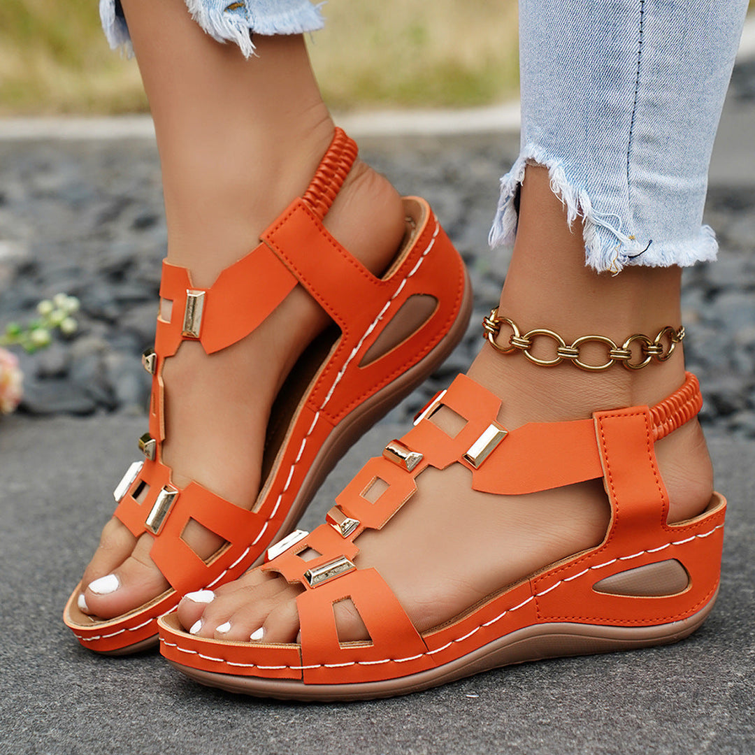 Damen Sandalen mit elastischem Riemendesign und dekorativen Applikationen Nord Taschen