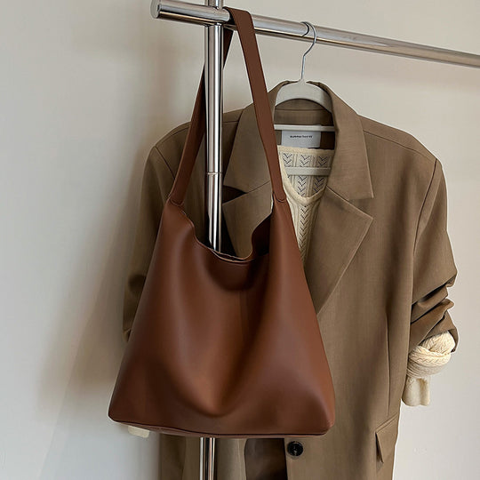 Damen Hobo-Tasche aus hochwertigem Kunstleder mit eleganter Silhouette Nord Taschen