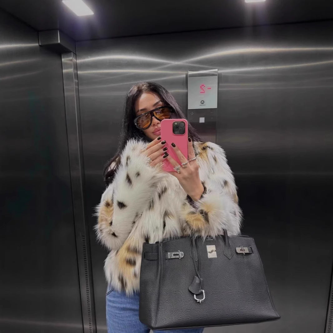 Damen Kurzjacke aus luxuriösem Kunstpelz mit gefleckter Felloptik und gerader Silhouette Nord Taschen