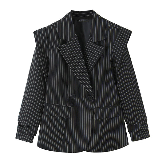 Damen Zweireihiger Oversize-Blazer mit markanten Schulterpolstern und Nadelstreifen Nord Taschen