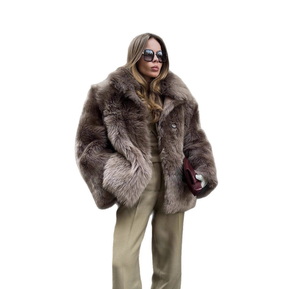 Damen Kurzmantel aus luxuriösem Kunstpelz mit voluminösem Schalkragen und kastiger Silhouette Nord Taschen