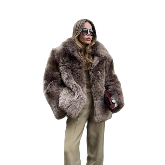 Damen Kurzmantel aus luxuriösem Kunstpelz mit voluminösem Schalkragen und kastiger Silhouette Nord Taschen