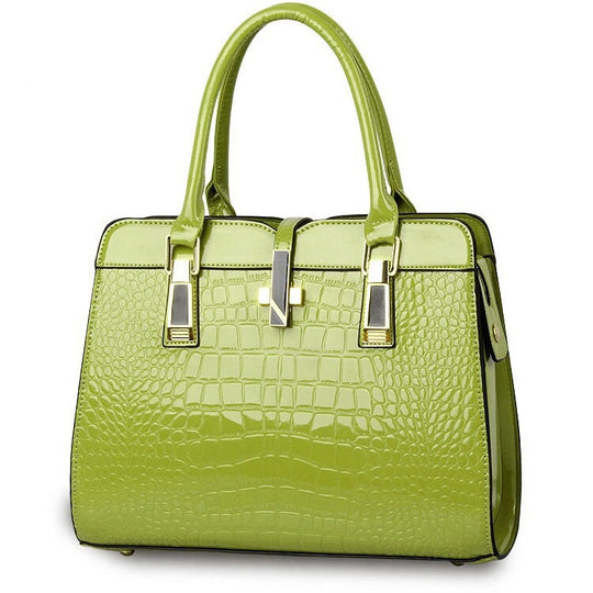 Damen Handtasche mit luxuriösem Krokodilleder-Look und goldenen Akzenten Nord Taschen