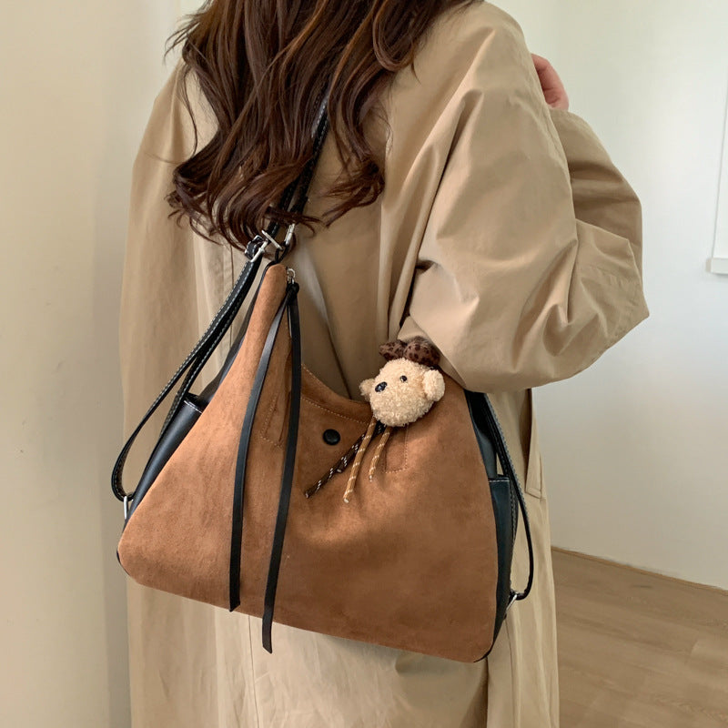 Handgefertigte Damen Schultertasche aus hochwertigem Wildleder Nord Taschen