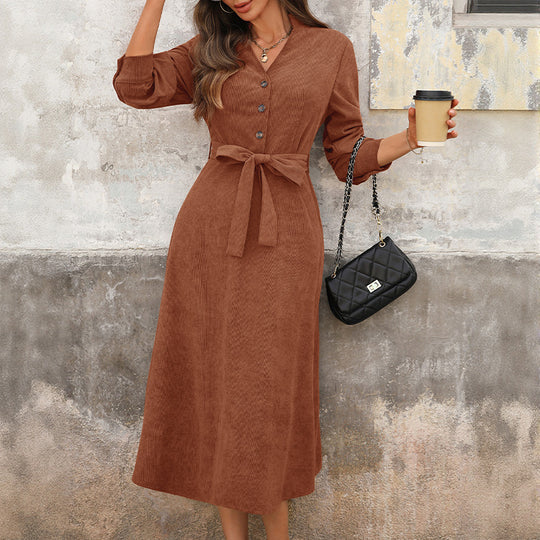 Damen Midikleid aus Cord mit V‑Ausschnitt, Knopfleiste, dreiviertelärmeln und Bindegürtel Nord Taschen