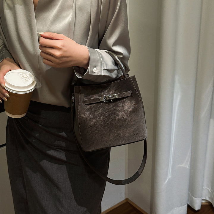Damen Hobo-Tasche mit eleganten Satteltaschen-Elementen Nord Taschen