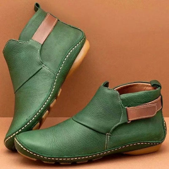 Damen Knöchelhohe Schlupf-Boots aus softem Lederimitat mit verstellbarem Klettriemen und handgenähter Mokassinnaht Nord Taschen