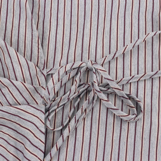Damen Asymmetrische Wickelbluse mit Hemdkragen, seitlicher Schnürung und langen Manschettenärmeln Nord Taschen