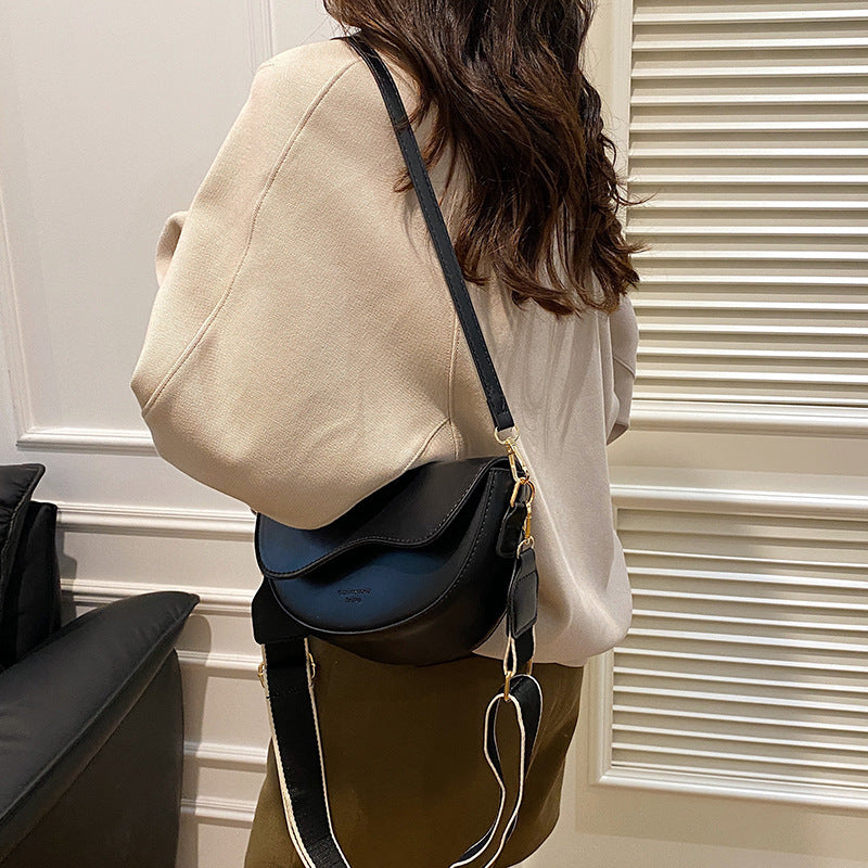 Damen Umhängetasche mit elegantem Kurvenmuster und praktischen Fächern Nord Taschen