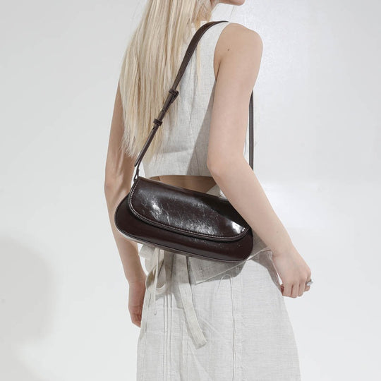 Damen Umhängetasche mit elegantem Klappverschluss und abnehmbarem Schulterriemen Nord Taschen