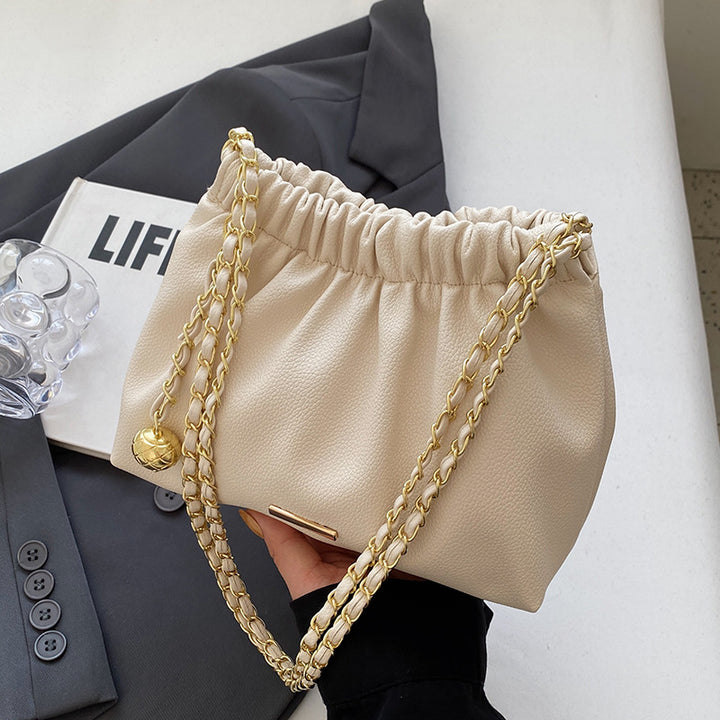 Damen Beuteltasche mit elegantem Faltendesign und charmanten Details Nord Taschen