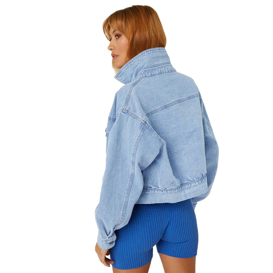 Damen Cropped Oversize-Denimjacke mit Druckknopf-Front und aufgesetzten Brusttaschen Nord Taschen