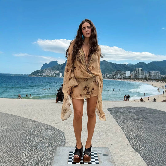 Damen Leichtes Crinkle‑Tunika‑Set mit V‑Ausschnitt, Bindegürtel und Mini‑Shorts Nord Taschen