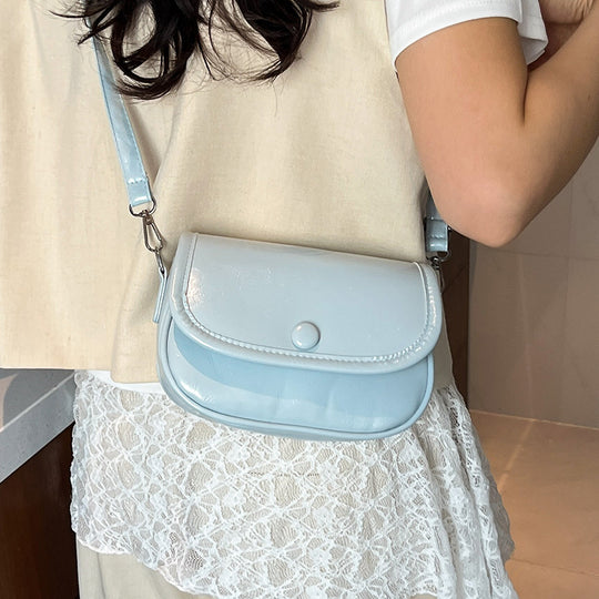 Damen Umhängetasche mit eleganter Klappöffnung und verstellbarem Schultergurt Nord Taschen