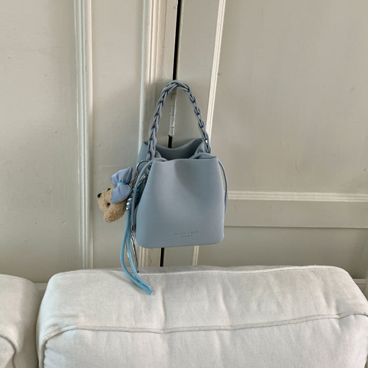 Damen modische Bucket-Handtasche mit niedlichem Anhänger Nord Taschen