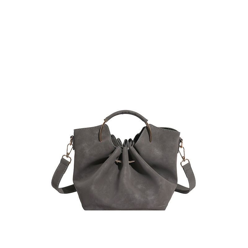 Damen Hobo-Tasche mit elegantem Raffung und stilvollem Metallhenkel Nord Taschen