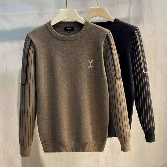 Herren Feinstrick-Pullover mit kontrastierenden Rippenärmeln und gesticktem Hirschlogo Nord Taschen