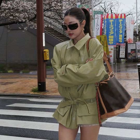 Damen Oversize Lederimitat-Jacke mit Taillengürtel und aufgesetzten Taschen Nord Taschen