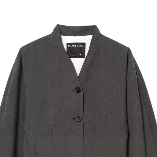 Damen Taillierter Kurzblazer mit Stehkragen, V‑Ausschnitt und Drei-Knopf-Detail Nord Taschen