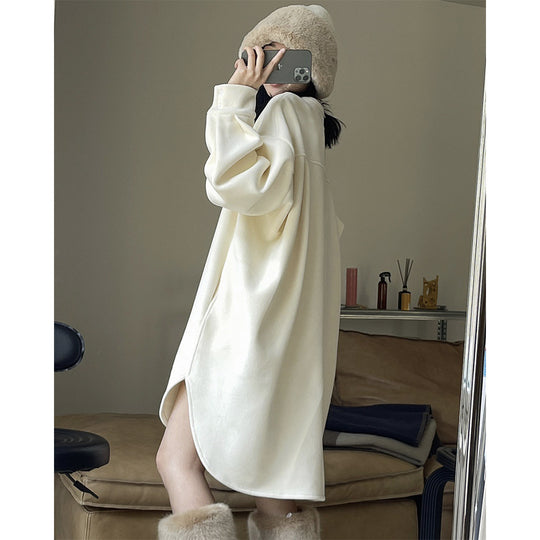 Damen Oversize-Fleece-Sweatkleid mit Ballonärmeln und Seitenschlitzen Nord Taschen