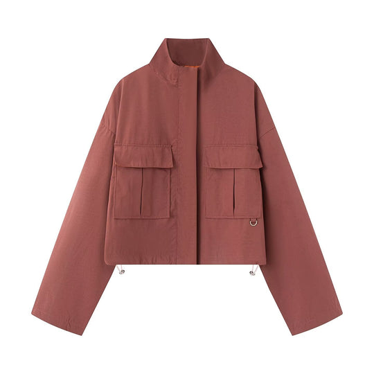 Damen Kurze Boxy-Utility-Jacke mit hohem Funnelkragen, großen Pattentaschen und Kordelzug Nord Taschen